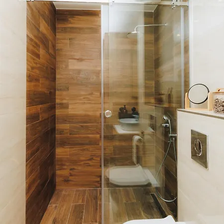 212 Apartment